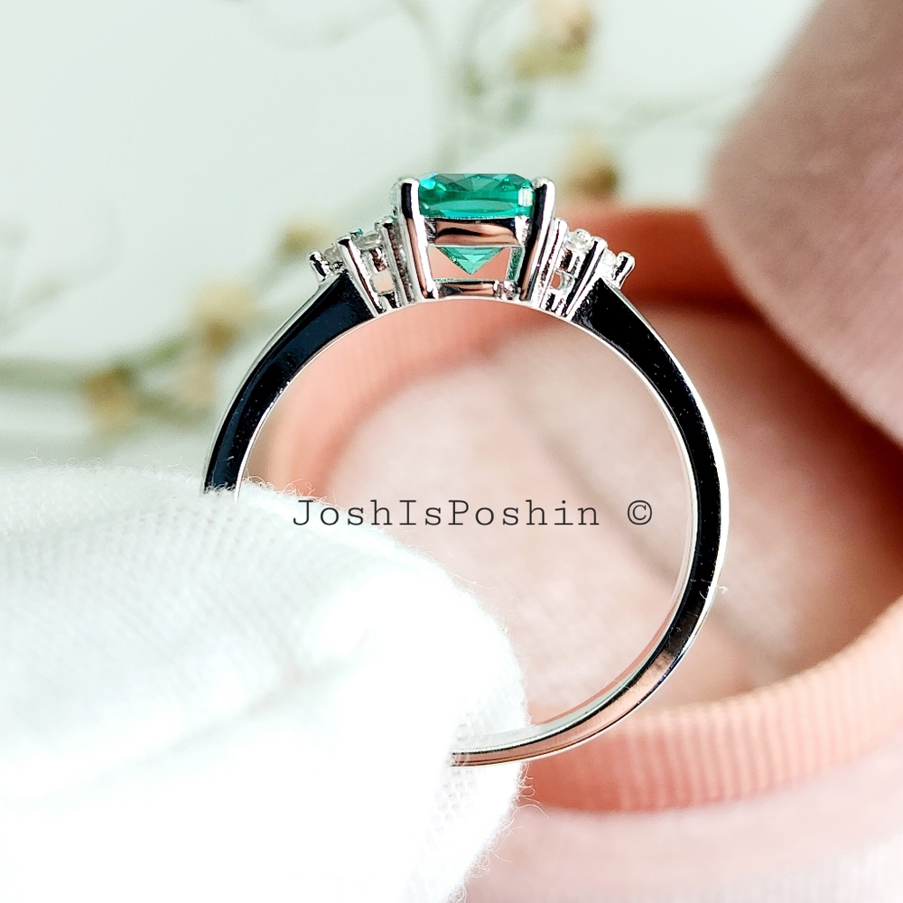 Mint Green sapphire diamond cocktail ring in sterling silver - Picture 6 of 11